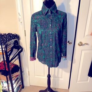 Robert Graham women's button down long sleeve shirt. Pin pleated front looks new